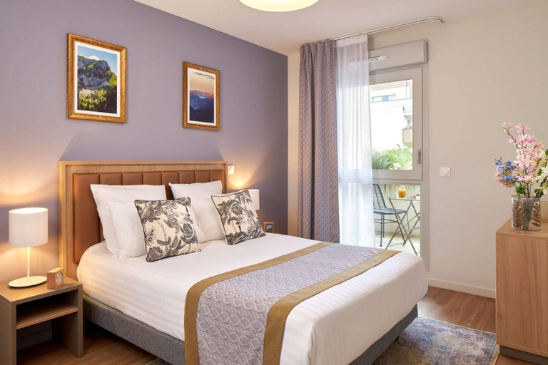 Room 5, Quality Aparthotel Seyssinet, Isère