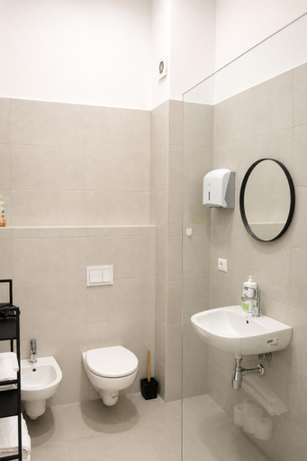 Bathroom 3, San Marco Apartment, Tiranës