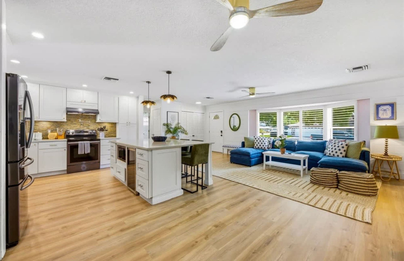 Room 2, 4 Br Oasis Pool Tiki Hut Hot Tub Ping Pong Arcade, Pinellas
