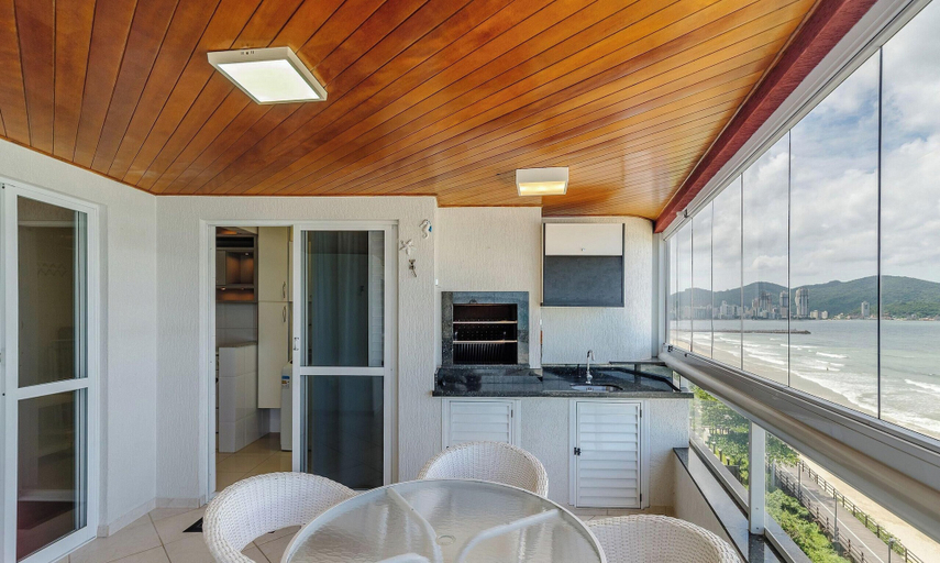 Dining 2, Sea View Apt w/ BBQ in Itapema Dnl0602, Itapema