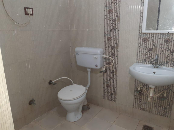 Bathroom 4, Tulsi Residency Vrindavan, Mathura