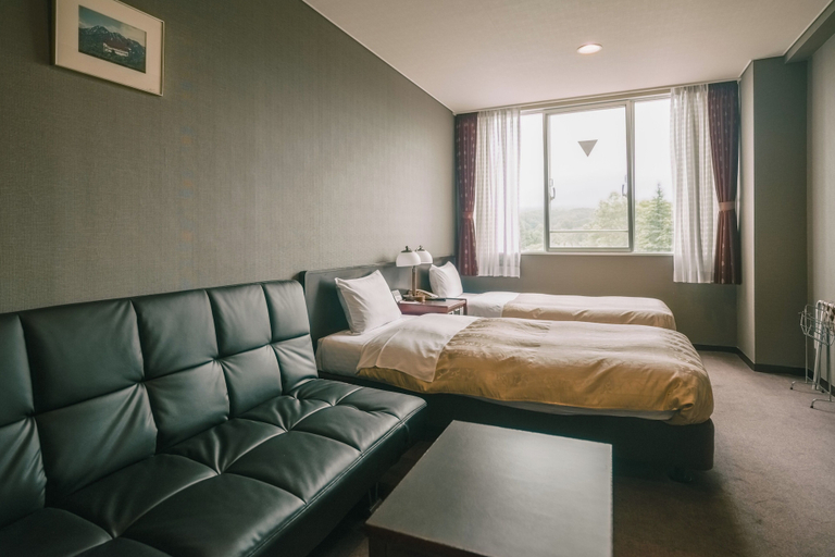 Bedroom 2, Myoko Sunshine Hotel, Jōetsu
