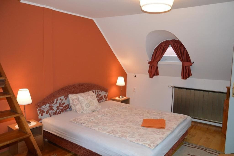Room 2, Duna Panzió, Győr