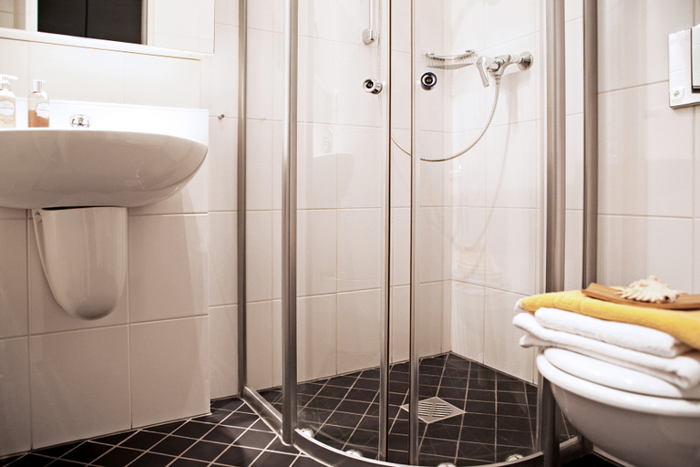 Bathroom 3, Hotel Lützow, Berlin
