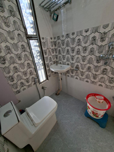 Bathroom 3, GM Residency, Varanasi