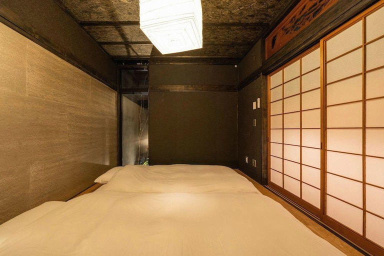 Bedroom 4, Sumihotaru Oboro, Kyoto