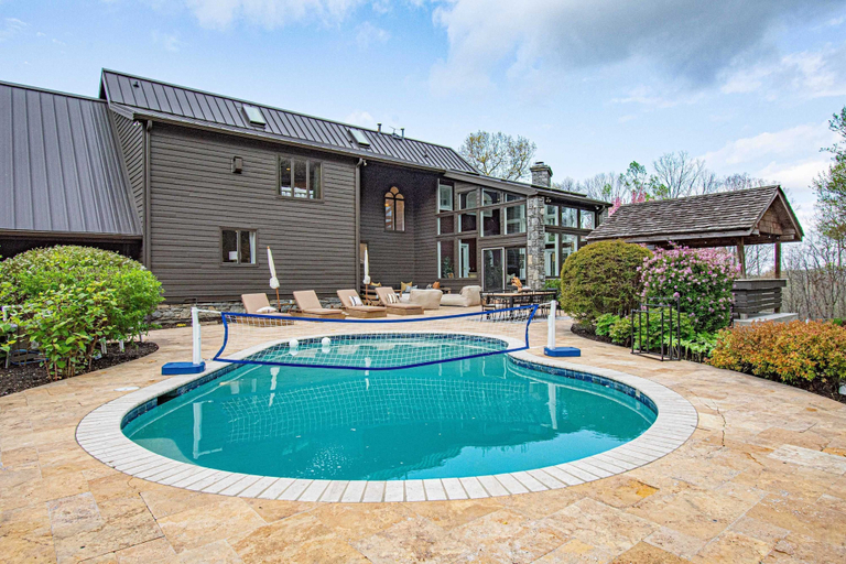 Room 2, 14k sq ft Mountaintop Estate - Private Golf Course, Henderson