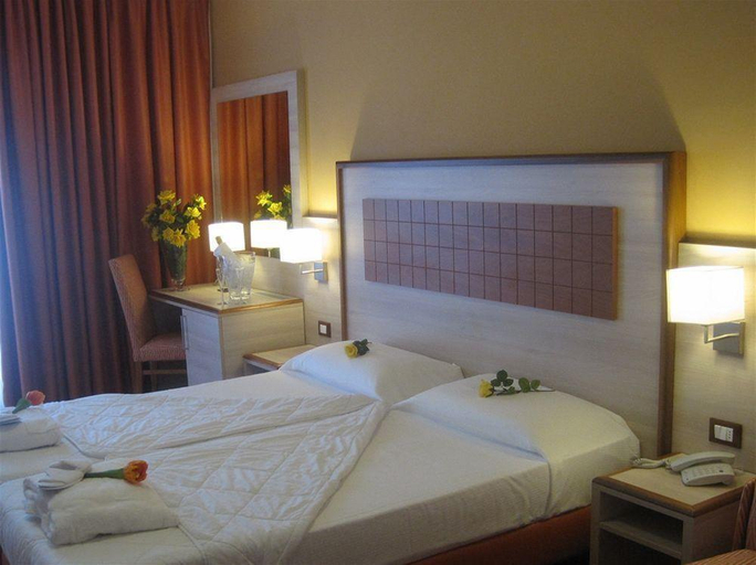 Bedroom, Saturno, Brescia
