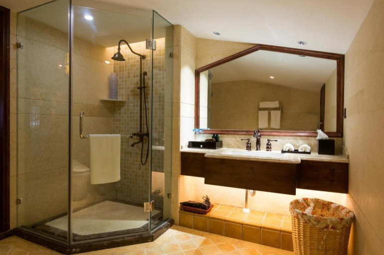 Bathroom, Shangri-La Royal Boutique Inn, Dêqên Tibetan