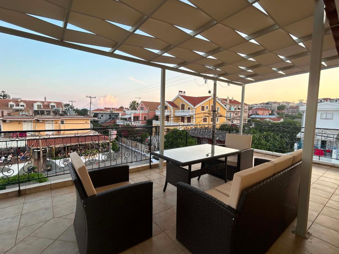 Food & Drinks, Grouzi Residences, Ionian Islands