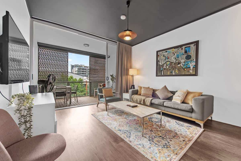 Primary image, Central & Stylish! 1bed/1bath/1car ~ 5 Mins to CBD, Fortitude Valley