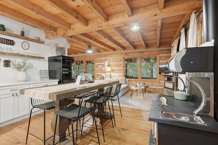 Interior 3, Peace of Aska - Hot Tub, Fannin
