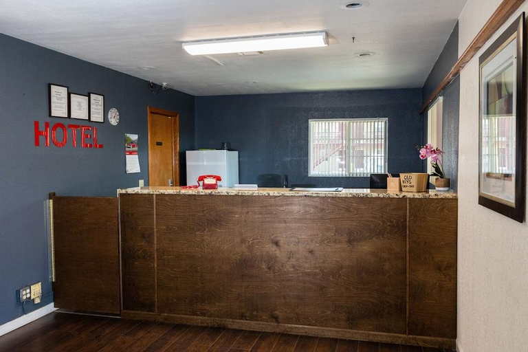 Others 5, Nendels Inn & Suites, Ford