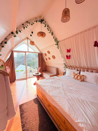 Room 3, PetalHomes Pawna Lake-Lonavala, Pune