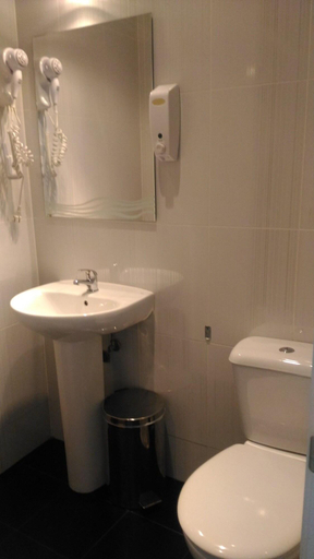 Bathroom 5, Hostal JQ Madrid 1, Madrid