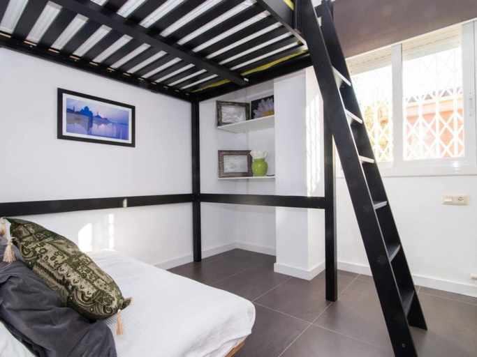 Others 3, Sunny Apartment 3 Blocks to the Beach, Barcelona