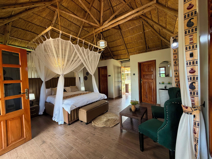 Room 3, Ewafe Safari Lodge, Bujenje