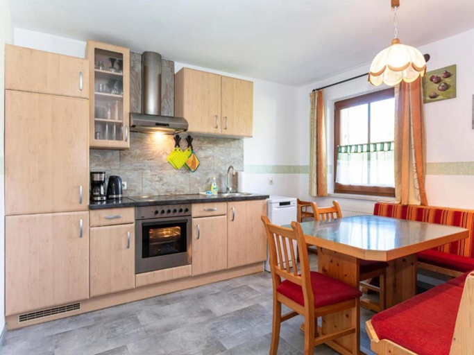 Dining, Holiday apartment on a farm with outdoor whirlpool, Zell am See