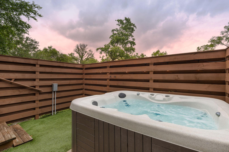 Bathroom 3, Bluebonnet Waterfront Cottage with Hot Tub, Gillespie