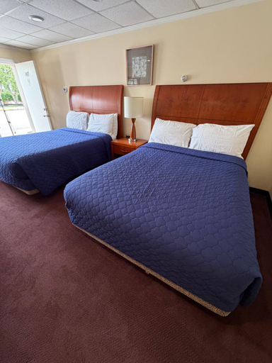 Bedroom 2, Atlantic Motel, Ocean
