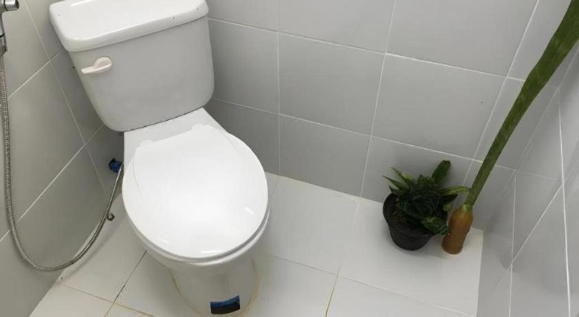 Bathroom 4, Bantayan Island Nature Park and Resort, Bantayan