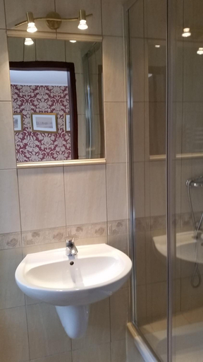 Bathroom 3, Willa Karmazynowa Przystan, Kamień