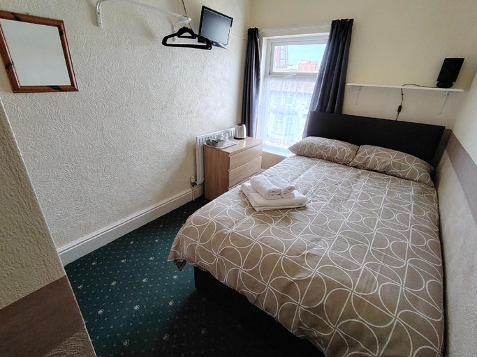 Bedroom 3, Kenilworth Hotel, Blackpool