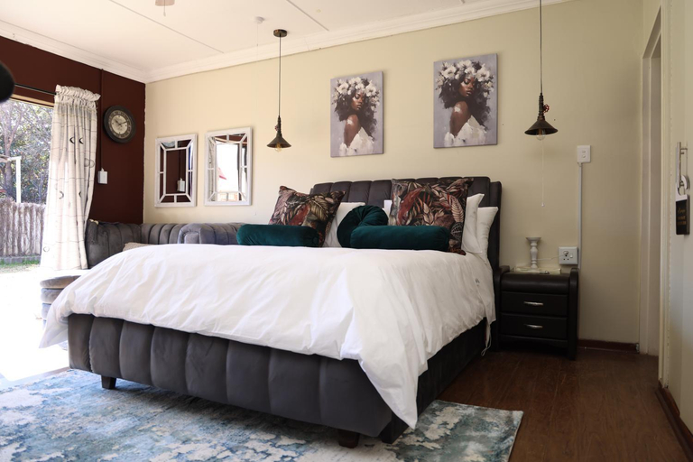 Bedroom 2, DR M BEAUTY LOUNGE AND GUEST HOUSE, Mangaung