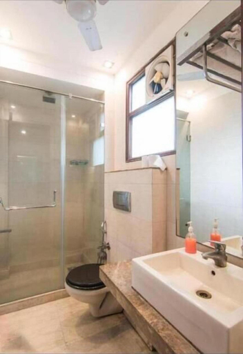 Bathroom 4, Shubham Vilas, Delhi