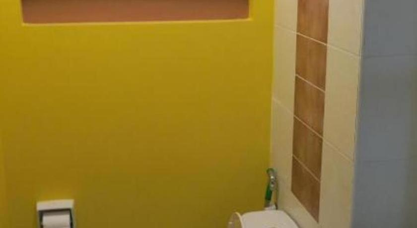Bathroom 4, Alice in Wonderland Beach Hotel, Malay