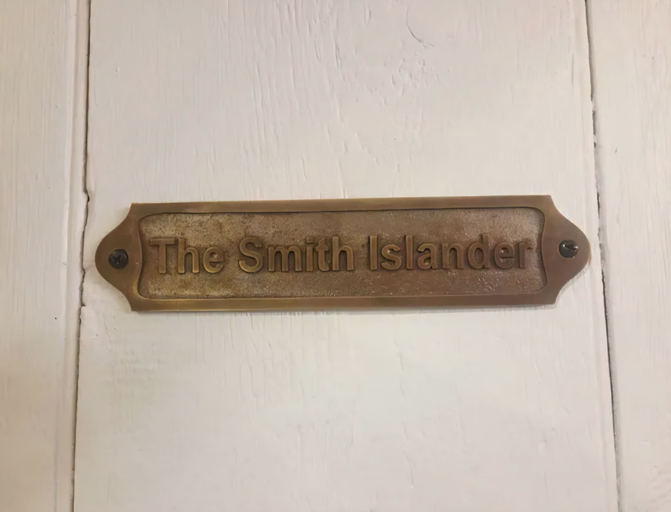 Room 4, Historic 1825 Chesapeake Farm Stay, Calvert