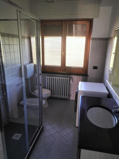 Bathroom 3, Serravalle Apartment, Alessandria
