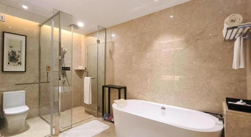 Bathroom 4, Grand Land Kande Hotel, Shennongjia