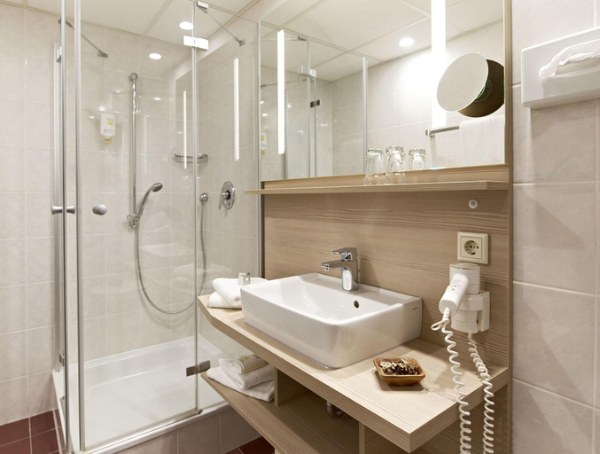 Bathroom 4, Weinberghotel Edelacker, Burgenlandkreis