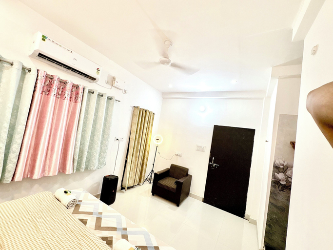 Others 4, Majestic Guest House, Varanasi