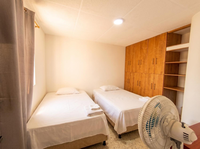 Bedroom 2, Hostal, casa Jaramillo, Zarzal