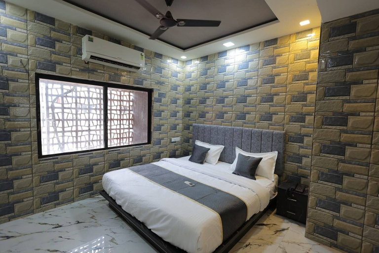 Room 5, Hotel MR, Rajkot