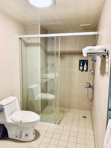 Bathroom 4, Ocean Hotel, Penghu