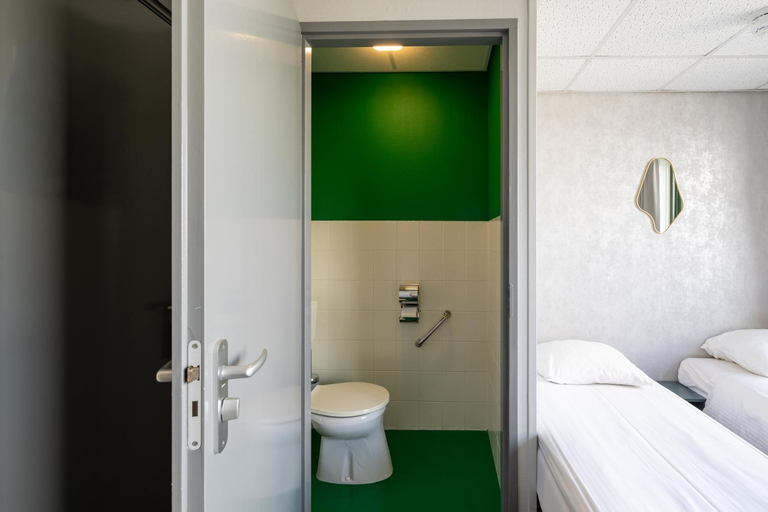 Bedroom 2, Strandhotel Wemeldinge, Kapelle