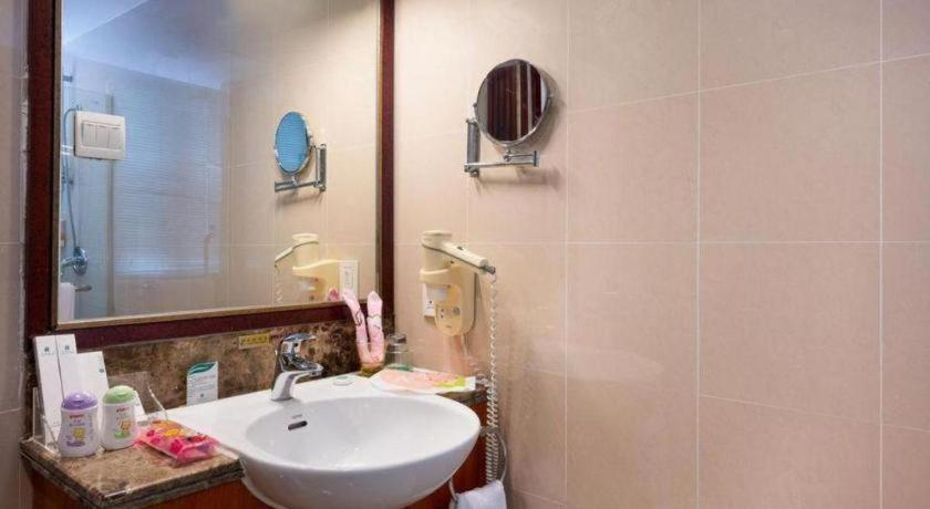 Bathroom 3, Golden Diamond Hotel Zhongshan, Zhongshan