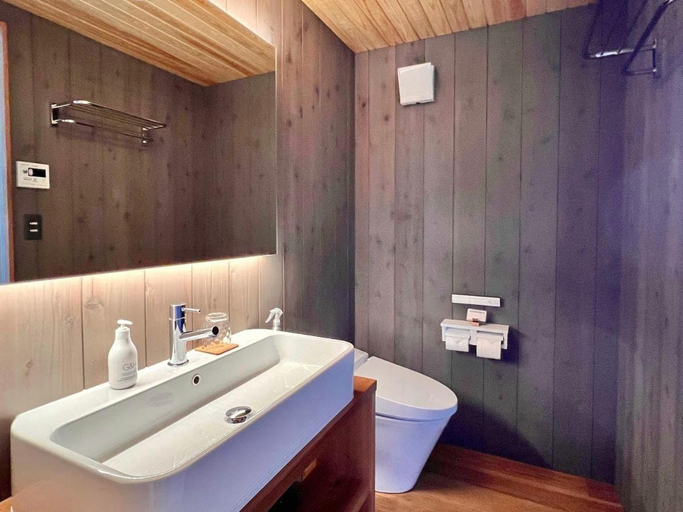 Bathroom 3, Tiny Base The River, Kawazu