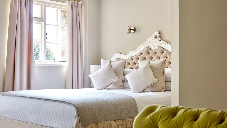 Bedroom 2, The Priory Hotel, Newport
