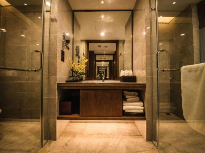 Bathroom 4, Tanshan Hotel, Dêqên Tibetan
