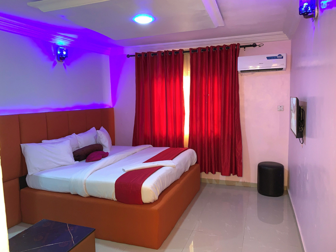 Room 2, Diamond Groove Hotel & Suites, Eti-Osa