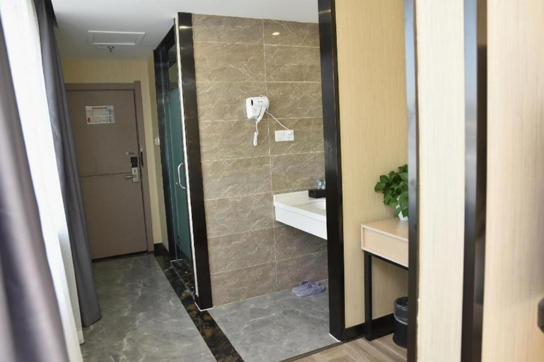 Bathroom 3, Super 8 Hotel Urumqi West Wuyi Road, Ürümqi