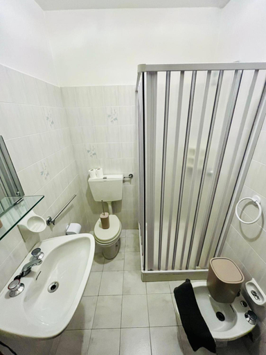 Bathroom 3, Spada Reale, Cuneo