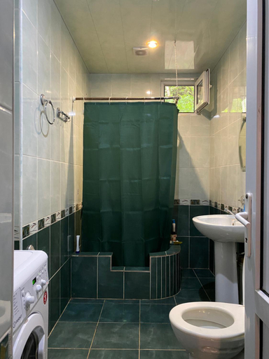 Bathroom 5, Konstanta, Lentekhi