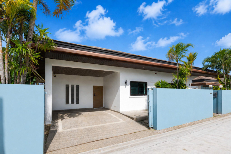 Exterior & Views