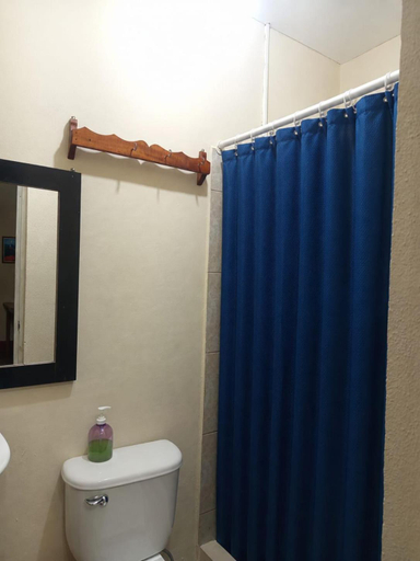 Bathroom 4, Lerri colonial, Quetzaltenango