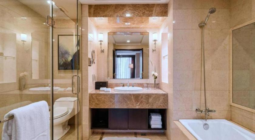 Bathroom, Golden Eagle Summit Hotel Downtown, Nanjing